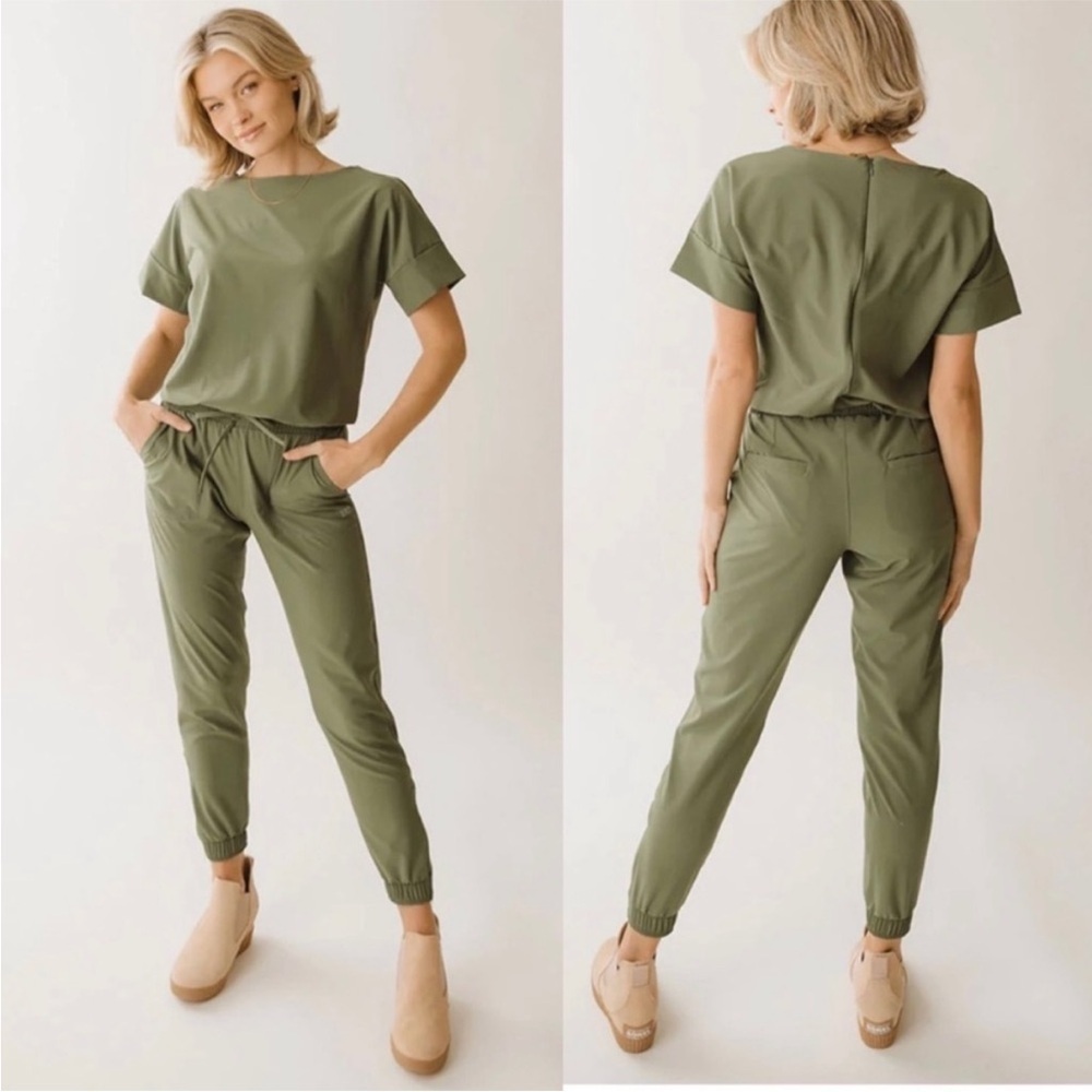 Albion Jetsetter Sage Green Short Sleeve Jumpsuit Size Small Petite D2